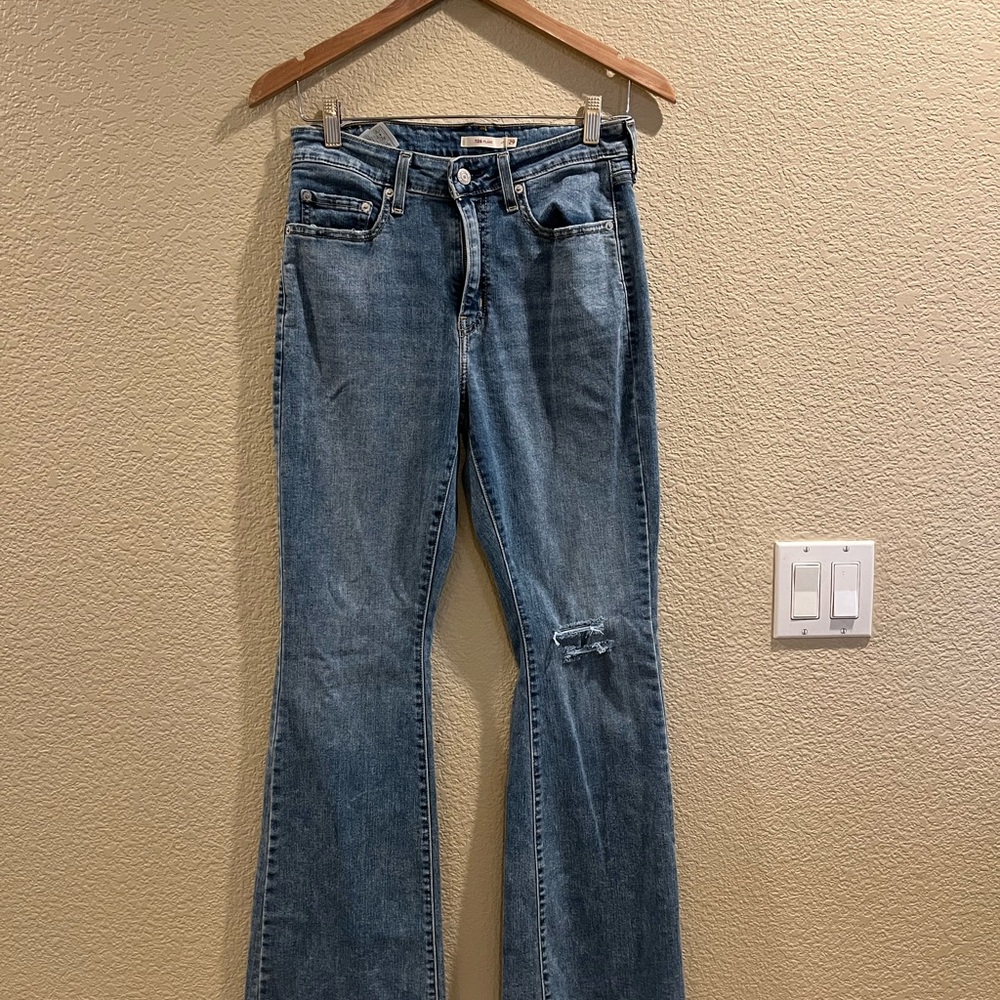 Levi's Flare Jeans in Classic Blue